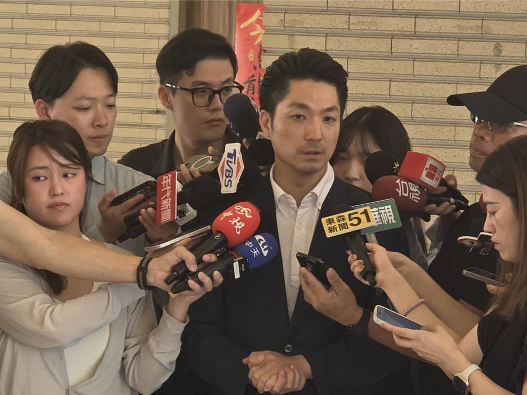 传卢秀燕备战2028“卢蒋配”来了？ 蒋万安全说了
台中市副市长郑照新接受专访，
