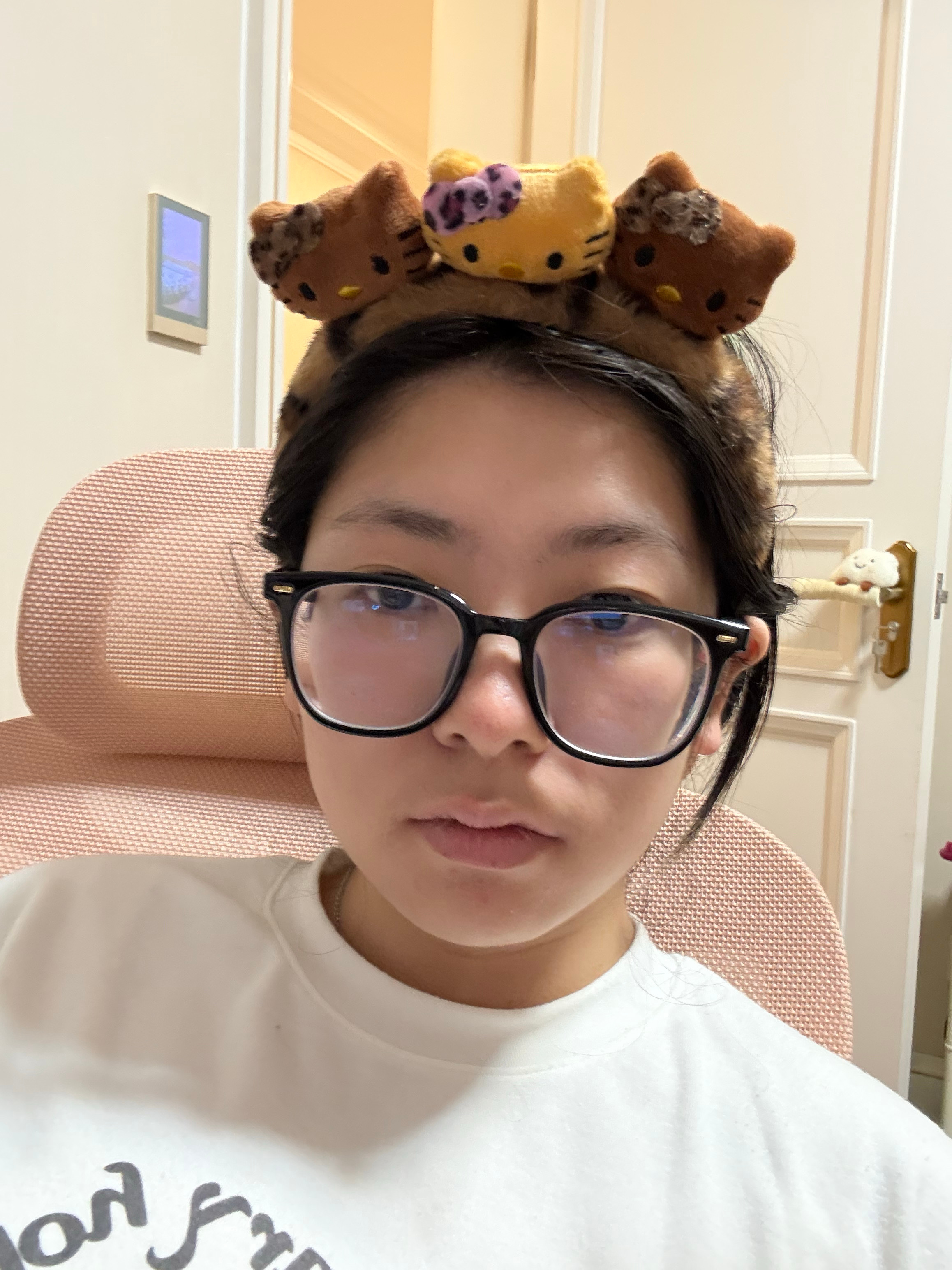 给mll化了个妆玩还不错啊 