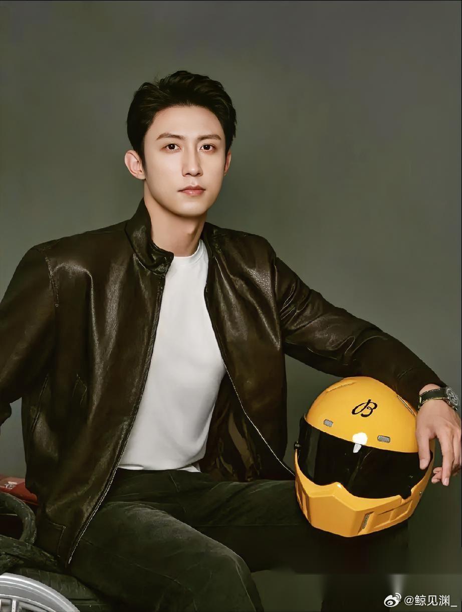 发现了没 黄景瑜遇上了一件特别无奈的事 不是他拍戏不够拼命，而是实打实的大男主，