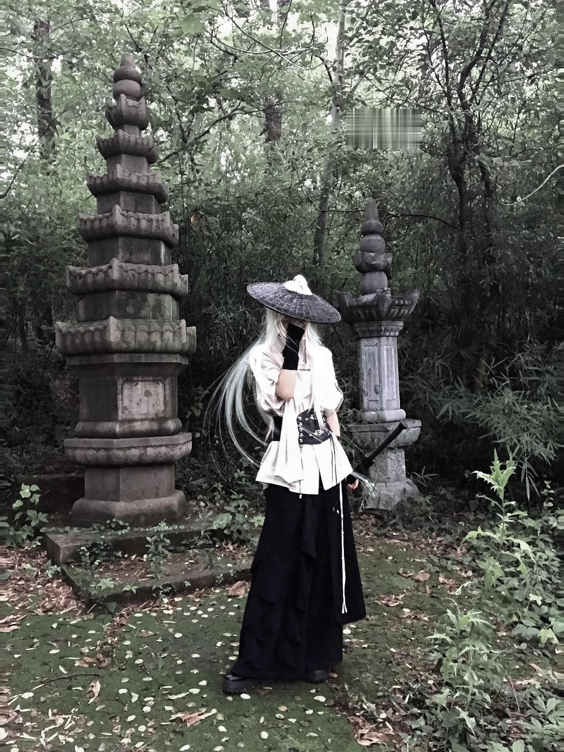 “姑娘，留步…”江湖