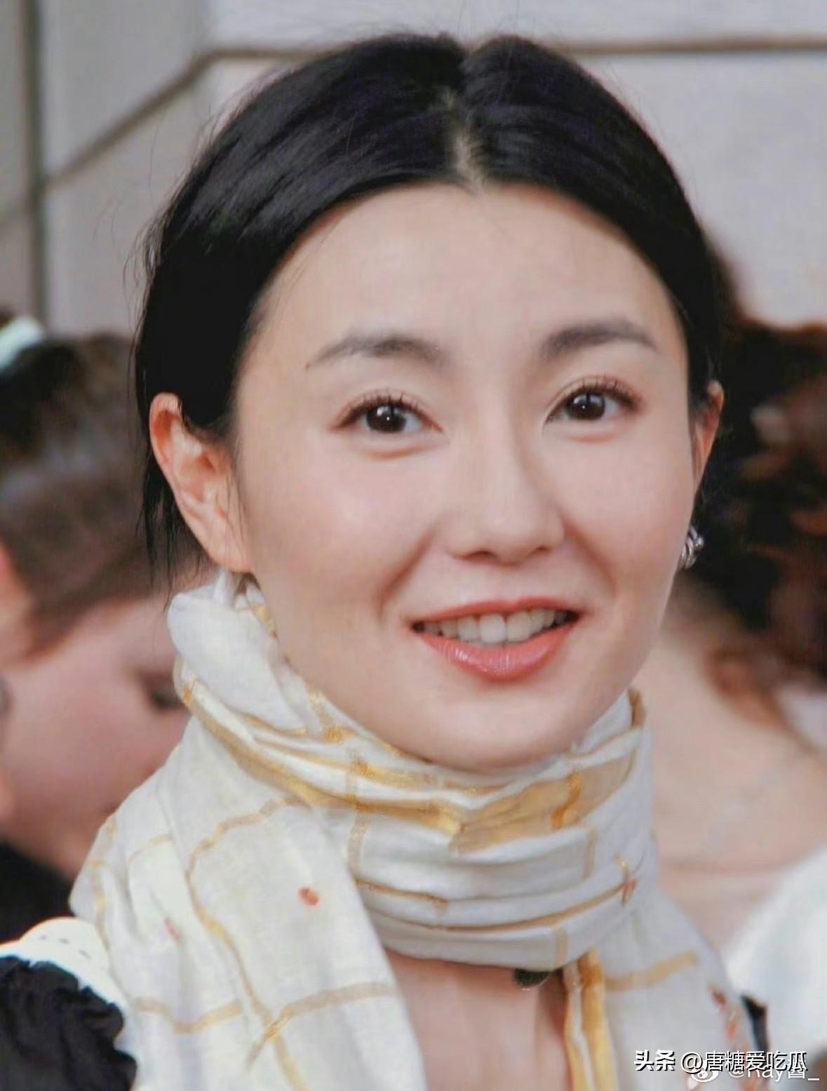 老一辈明星真让人不理解
王祖贤加拿大开针灸店就算了
张曼玉定居国外，在乡下养鸡捡