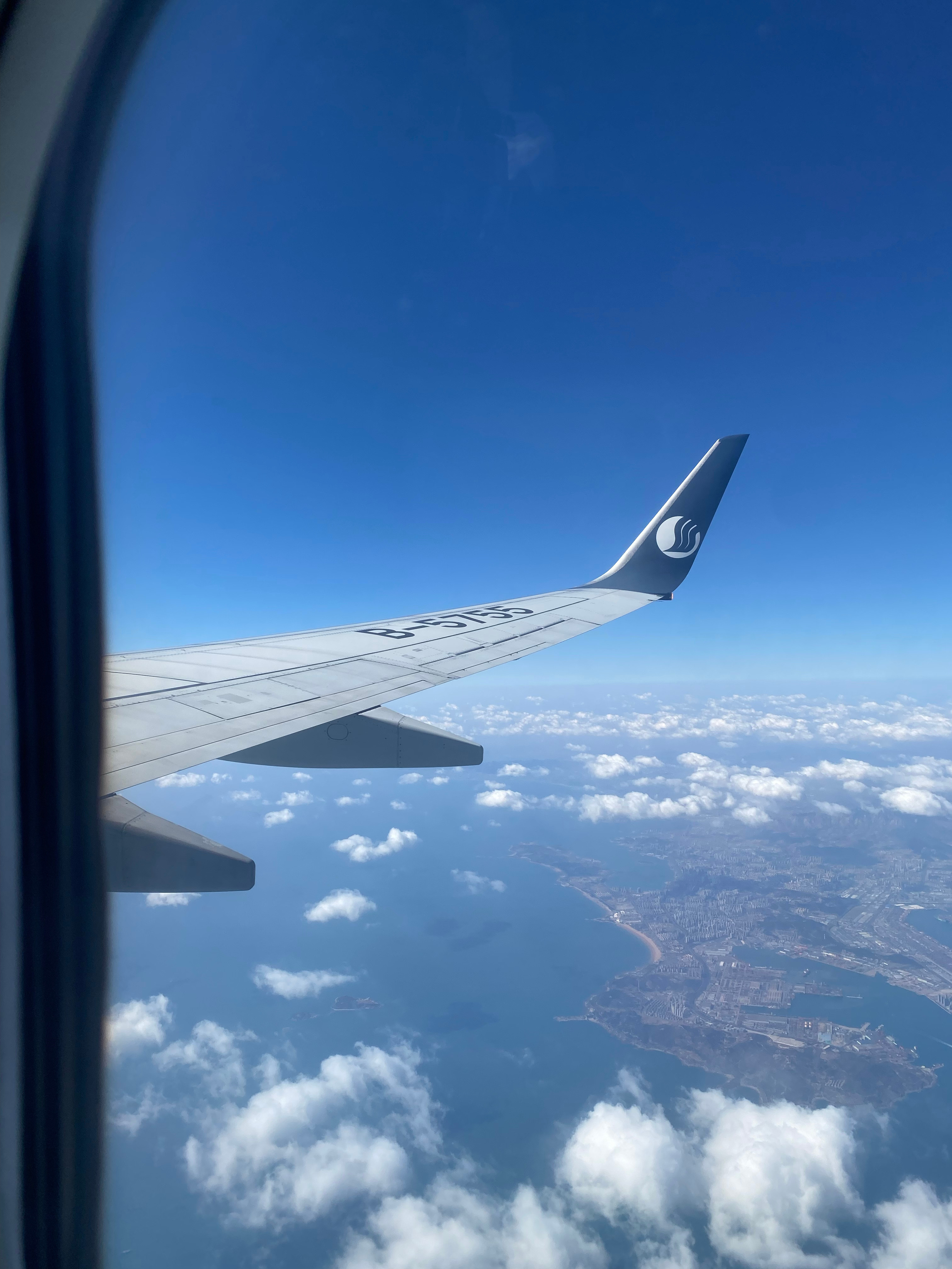 ✈️到达杭州，来参加极氪千里浩瀚智驾发布会咯~(杭州可真暖和啊听说今晚极氪除了发