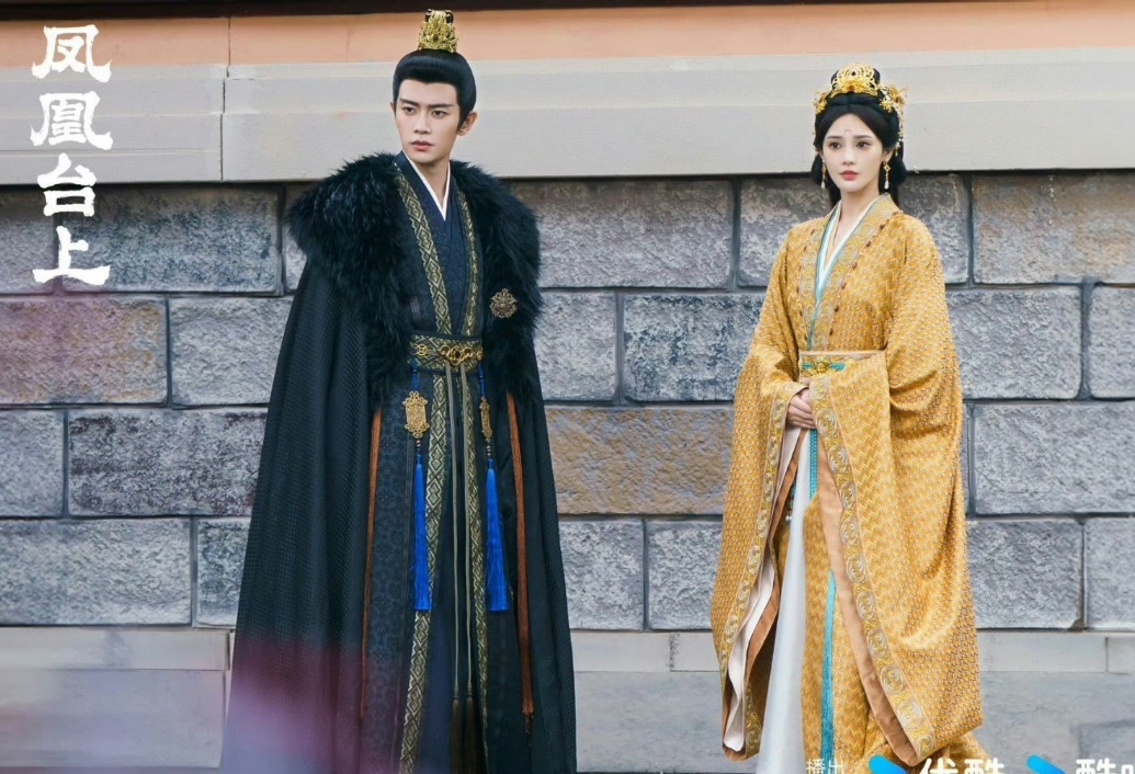 听彭小苒这意思凤凰台上真要来了 彭小苒这波暗示太会勾人！字里行间都透着《凤凰台上