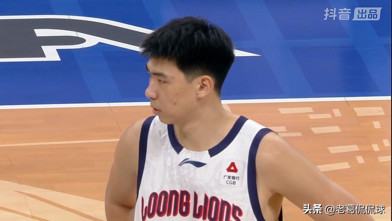 广州朗肽海本新星徐昕的上场时间真是太少了！在今天广州朗肽海本客场以95：83击败
