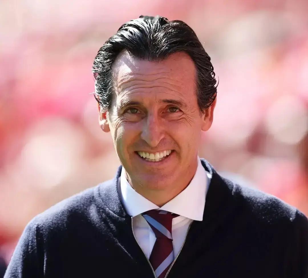 阿森纳赢了就领先曼城4分
 
维拉主场12连胜，埃梅里盯死定位球。阿森纳过去10