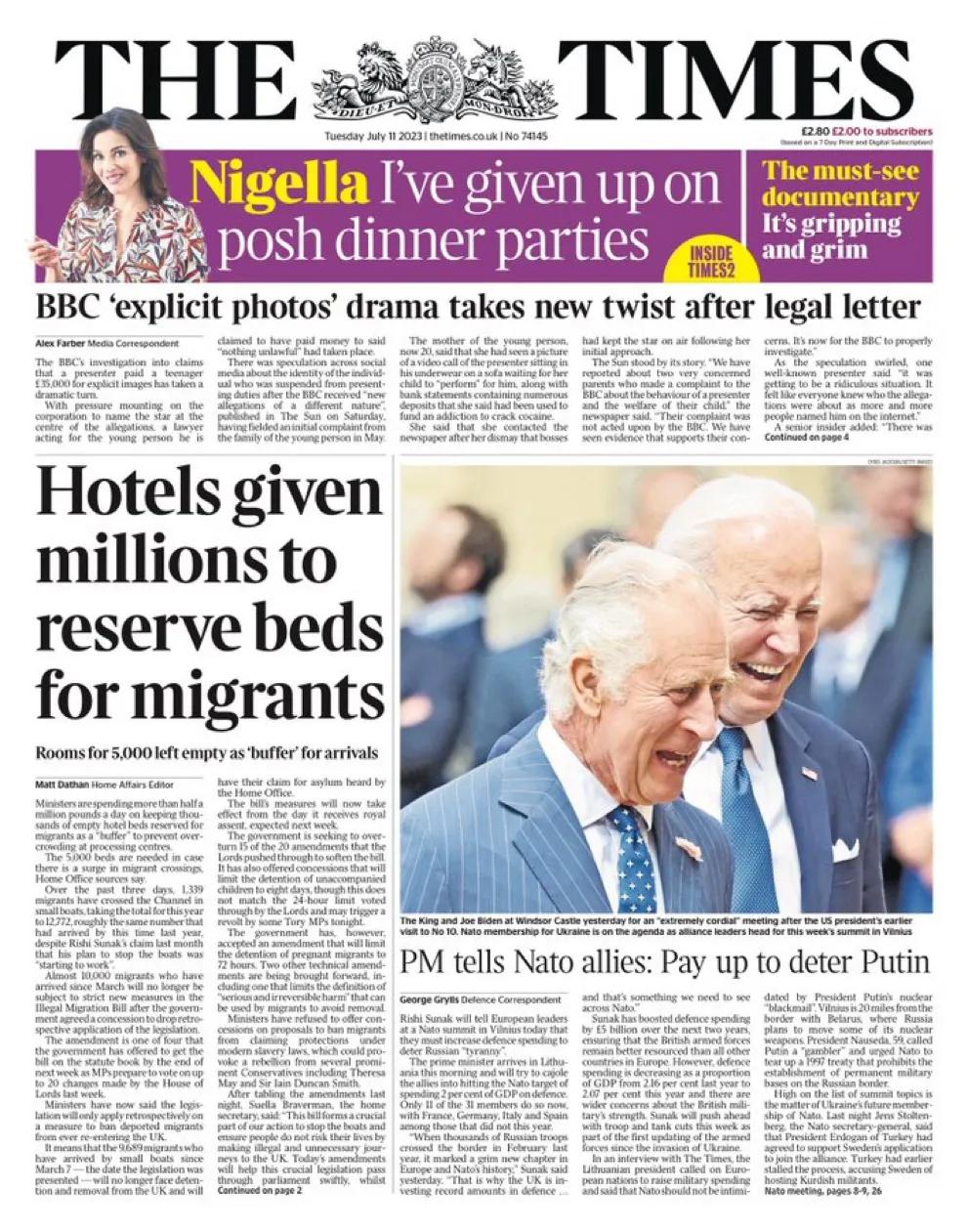 《泰晤士报》今天的头条新闻是，英国政府目前平均每天花费超过50万英镑来安置非法