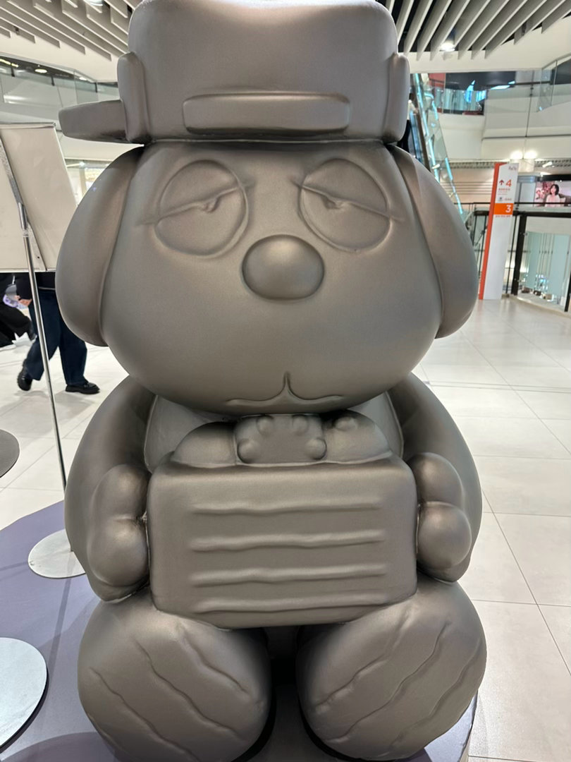 今天出門走走，我的出門路線都沒啥變化😅，電影院、下午茶、買衣服。以前都固定去某