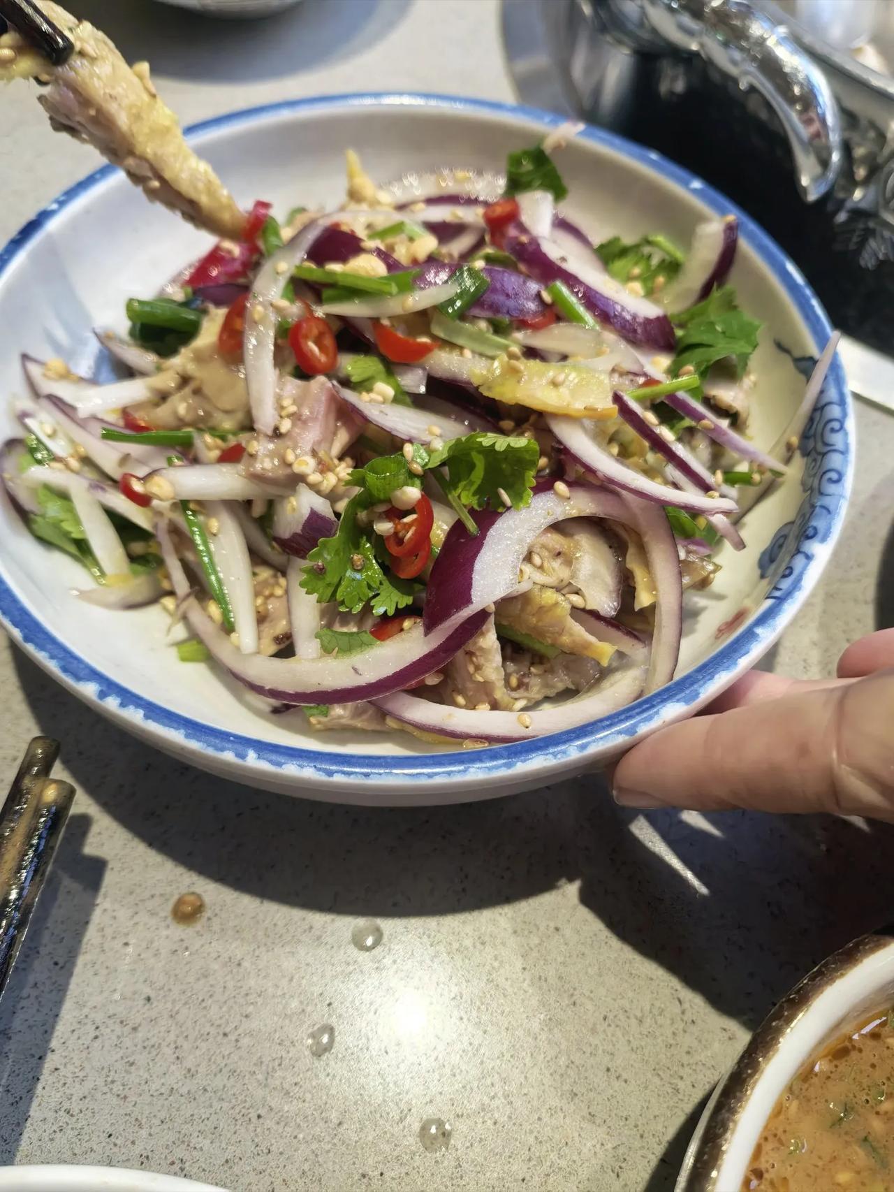我觉的我的生活太无聊了，吃饭，拖地板，洗衣服，周而复始感觉特别没意思，难道我的生