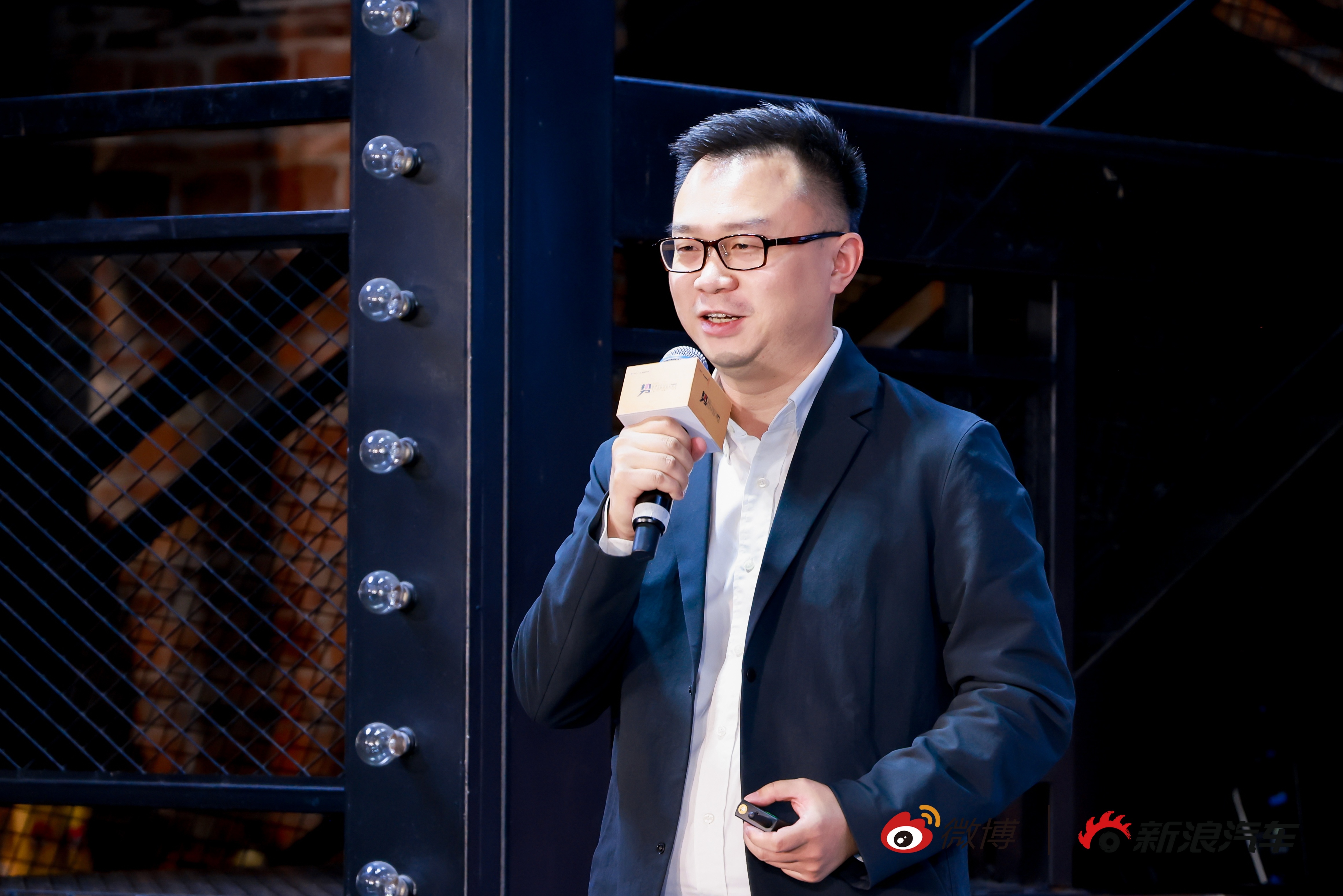 2025微博平台汽车内容生态私享会，有幸邀请到了 ，我猜王总是e人，越聊越兴奋，