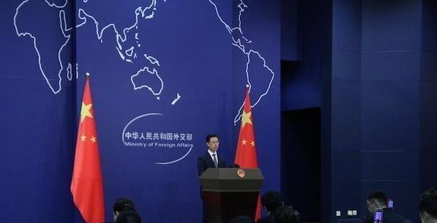 6月29日的外交部记者会上，发言人郭嘉昆在强调"向委内瑞拉提供现汇援助的基础上追
