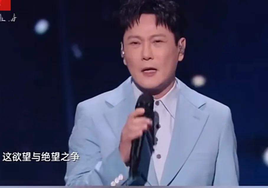 56岁张信哲，引发热议！

1月1日，新年第一天，56岁的“情歌王子”张信哲，突