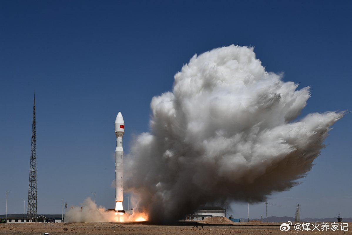 我国成功发射一箭8星6月15日11时44分，东风商业航天创新试验区，力箭一号遥十