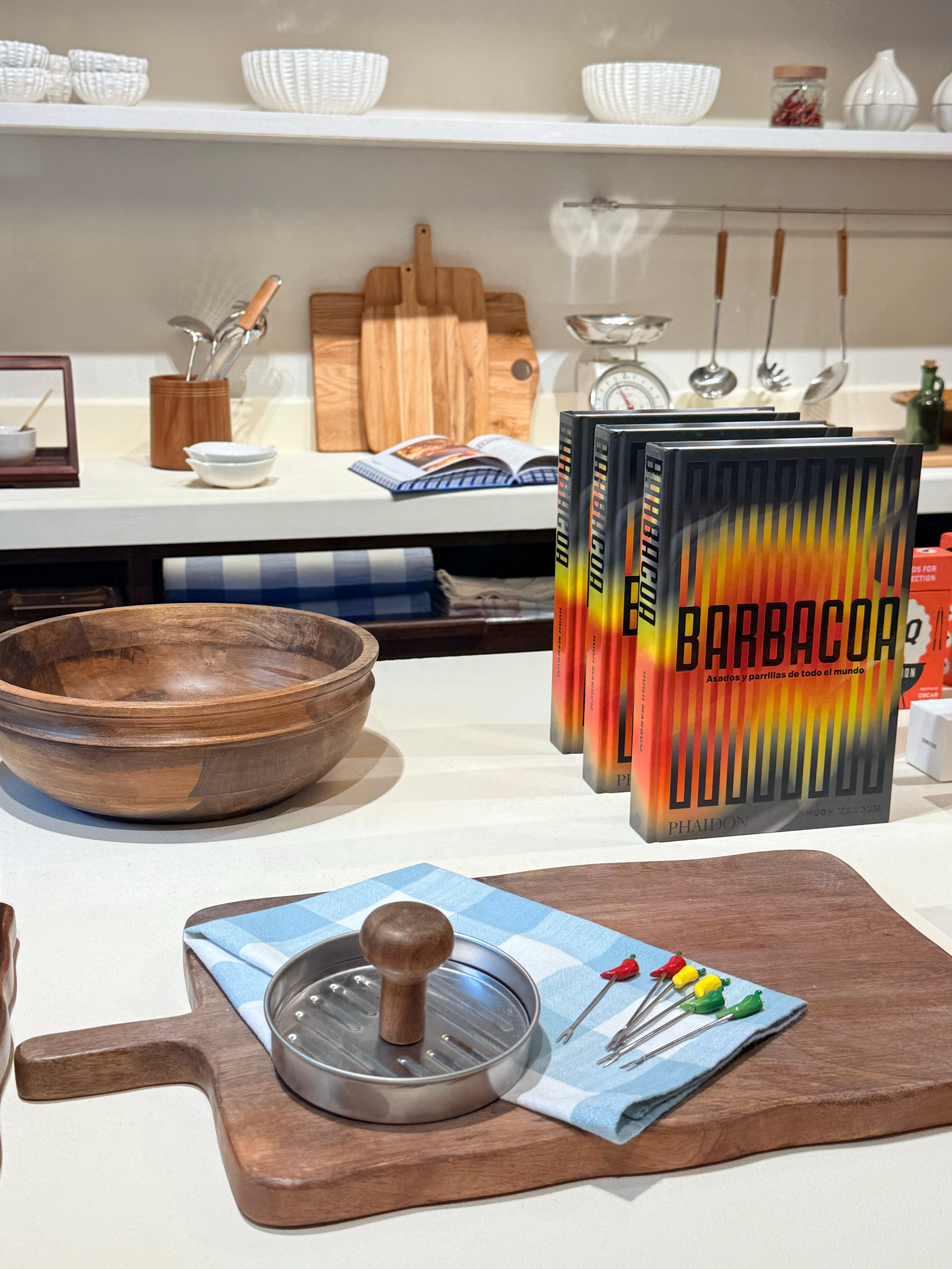 🏠 像逛自己家一样逛 Zara Home，店铺设计非常特别，它打破了传统货架的