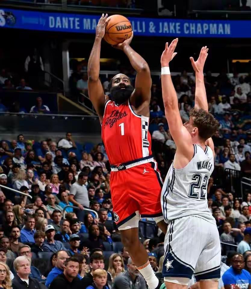 哈登真难，自己在努力也没用？
卢指导难呀，就是号称“鬼才”教练也没人可用
都说“