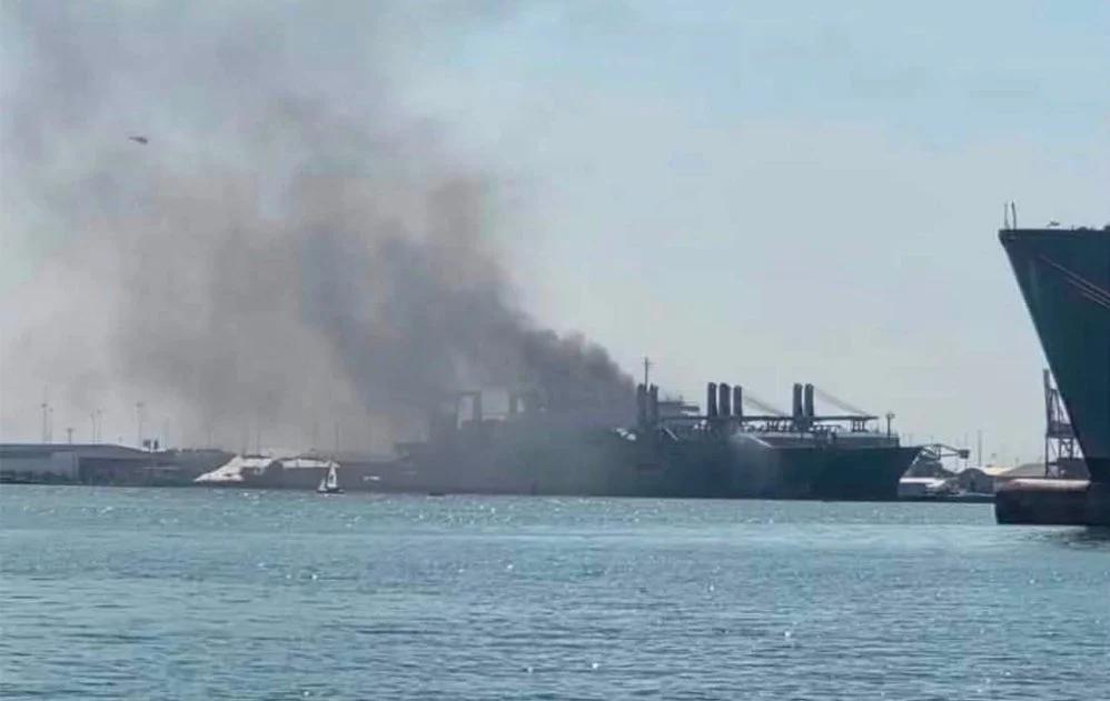 6万吨战略巨兽突发大火！堪比辽宁舰，美军全球投送能力露短板

近日，美军一艘近6