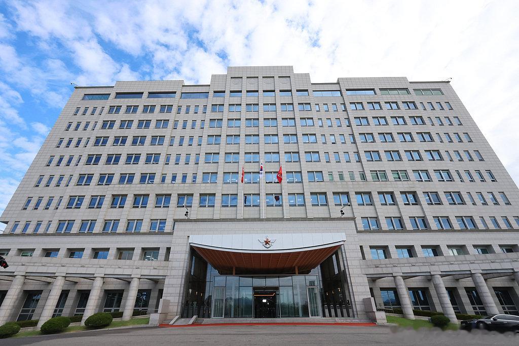【韩国考虑废除金牌免兵役制度】韩国部分亚运会金牌得主发表“免兵役比金牌重要”的不
