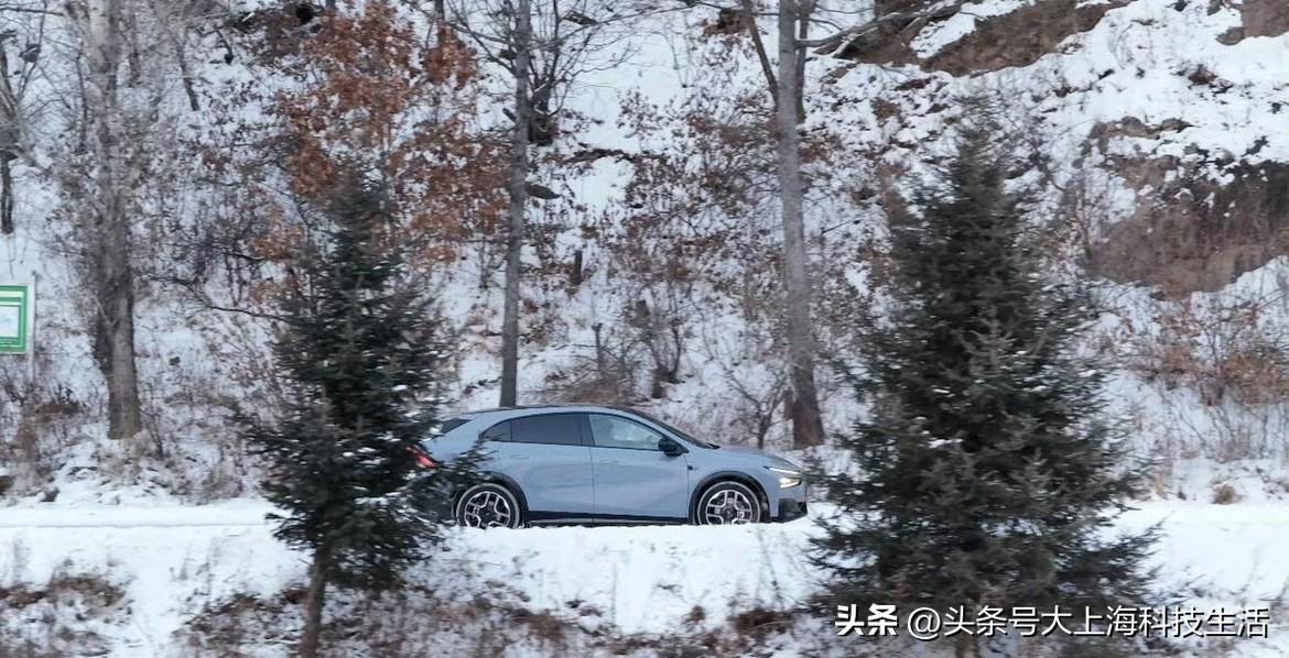 小鹏G7超级增程版最让人印象深刻的就是它1704公里的全球最长续航

纯电出行的