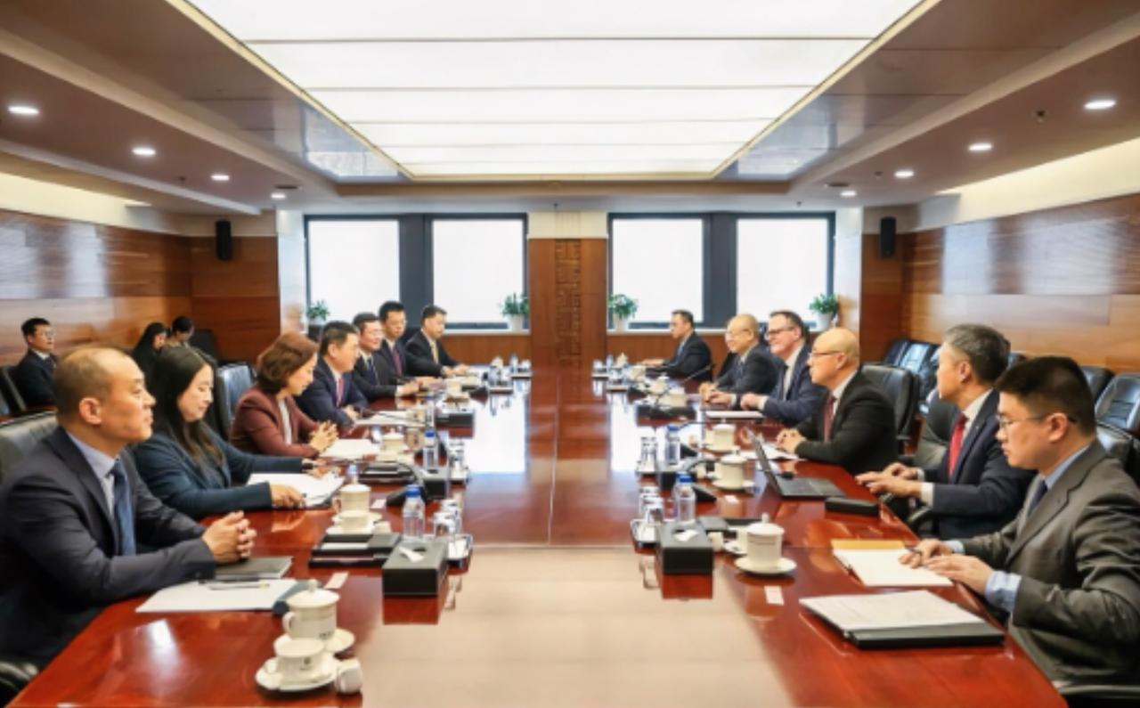 3月3日这天,北京谈判桌上摆出一份账本,分量重得让人发怵,里面牵着90多座城市的