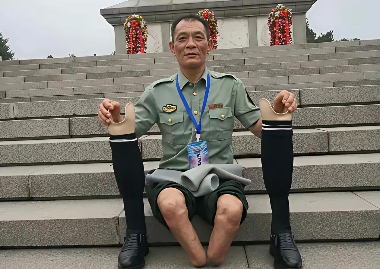 [军旅话题]年轻人追星，就该追这位曾经在前线冲锋陷阵的“无脚英雄”，他的双脚，永