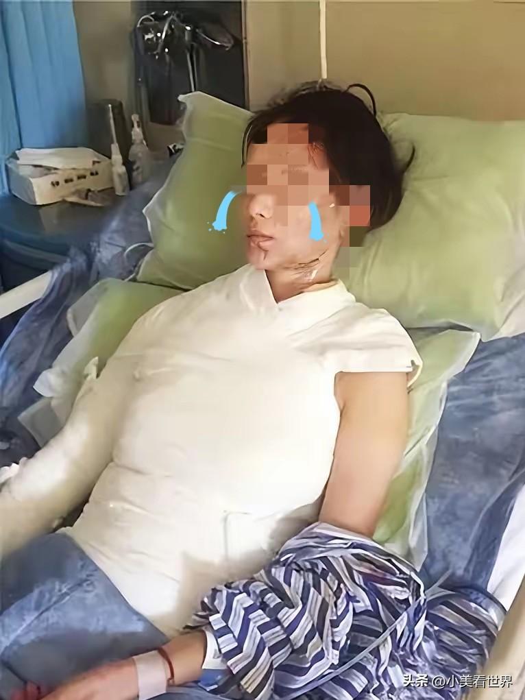 “这就是嘴欠的下场”！浙江一女子吃火锅时喊服务员加汤，可因为顾客多，服务员耽误了