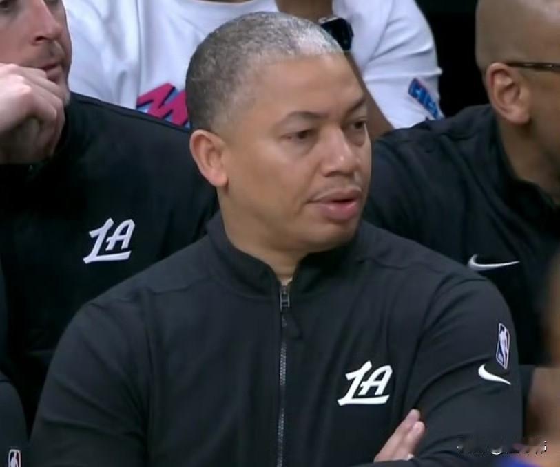 信心还在！泰伦卢谈快船又输了：

“情况有点不在预期。”

“我们一直在输球。”