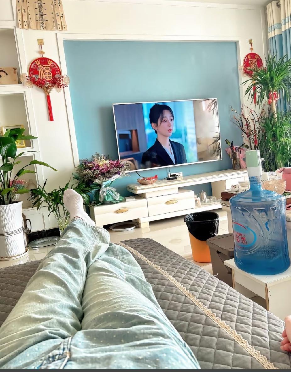 治愈内耗的6个小办法
 当你心情不好的时候
可以试着改变一下

焦虑不安，出门吹
