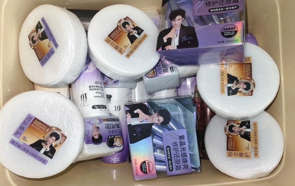 怎么那么多洗发水啊啊啊啊啊，本来想装点别的东西结果洗发水就装的差不多了可以用好久