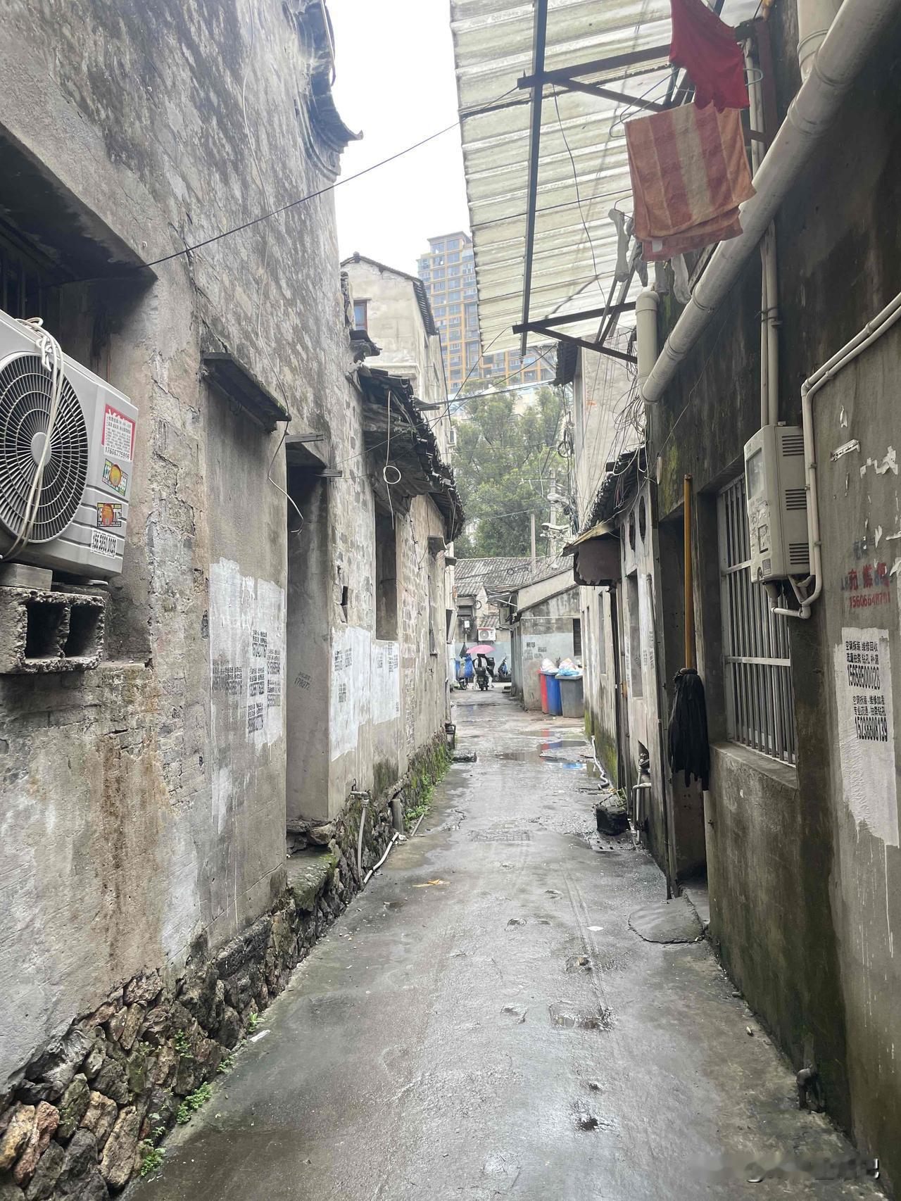 农村小巷子，古朴又充满神秘，多少人回不去的记忆。