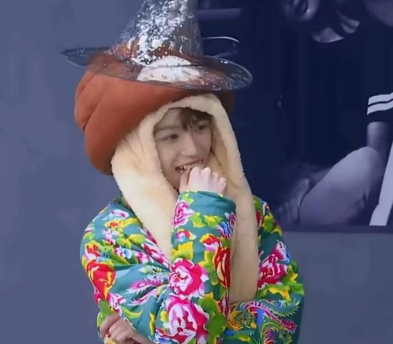 梓渝老师这是啥造型啊。 