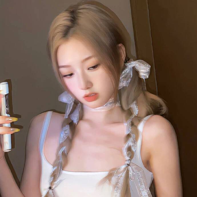 所有的关系里，轮流低头，互相服软，就不会走散。  