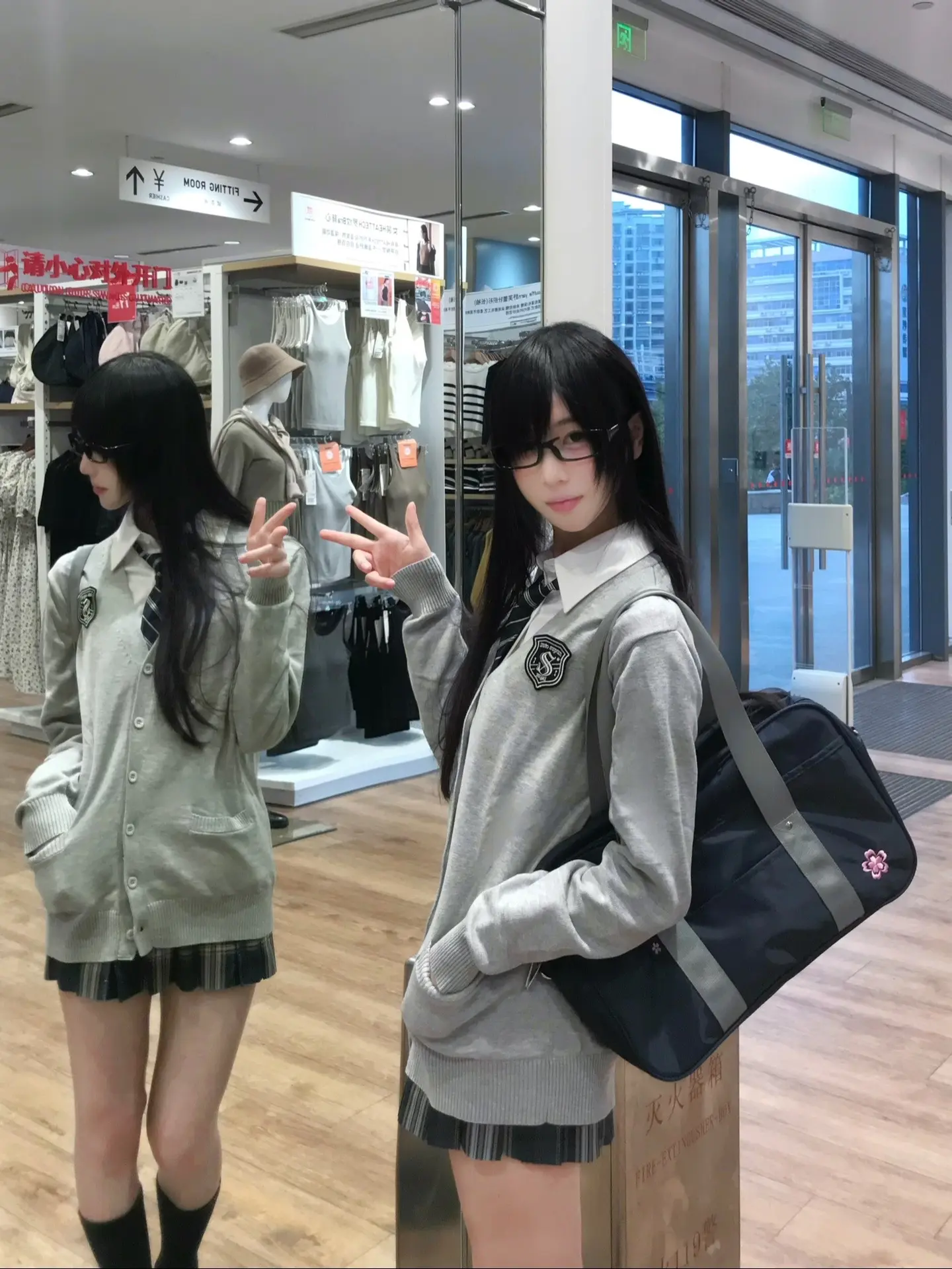 有钱都留给我花吧 她们饿了自己会挖野菜