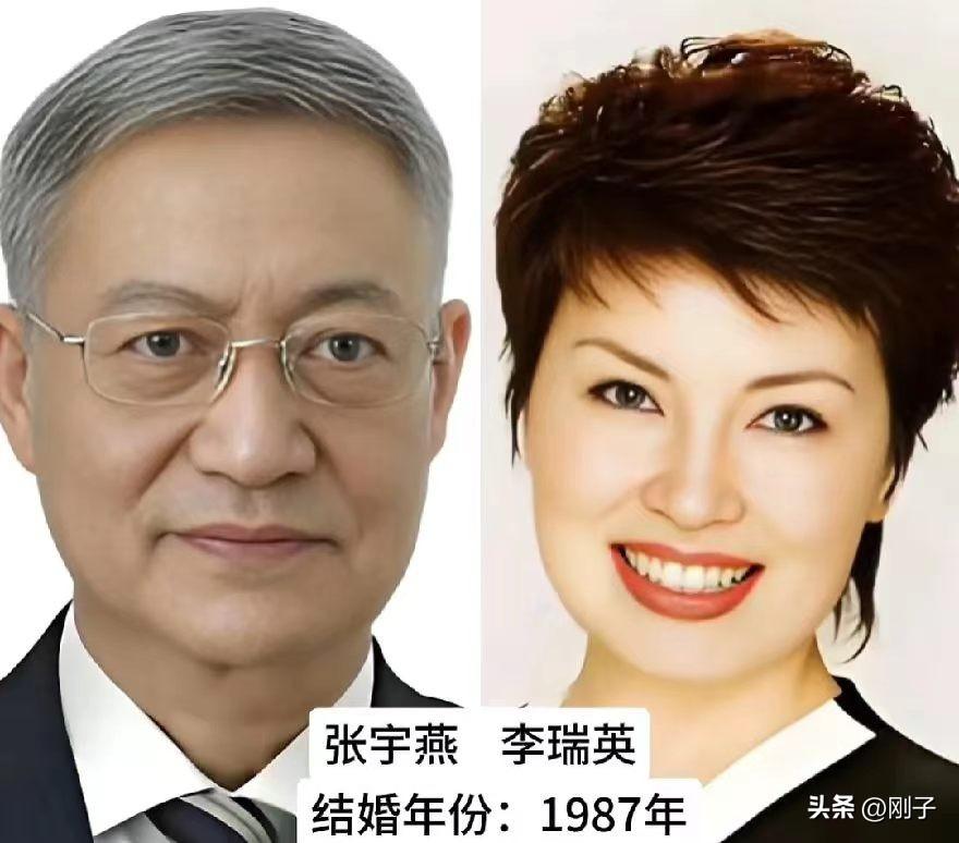 央视主持人夫妻大盘点！台上默契搭档，台下相守一生
 
荧幕之上，他们是从容专业的