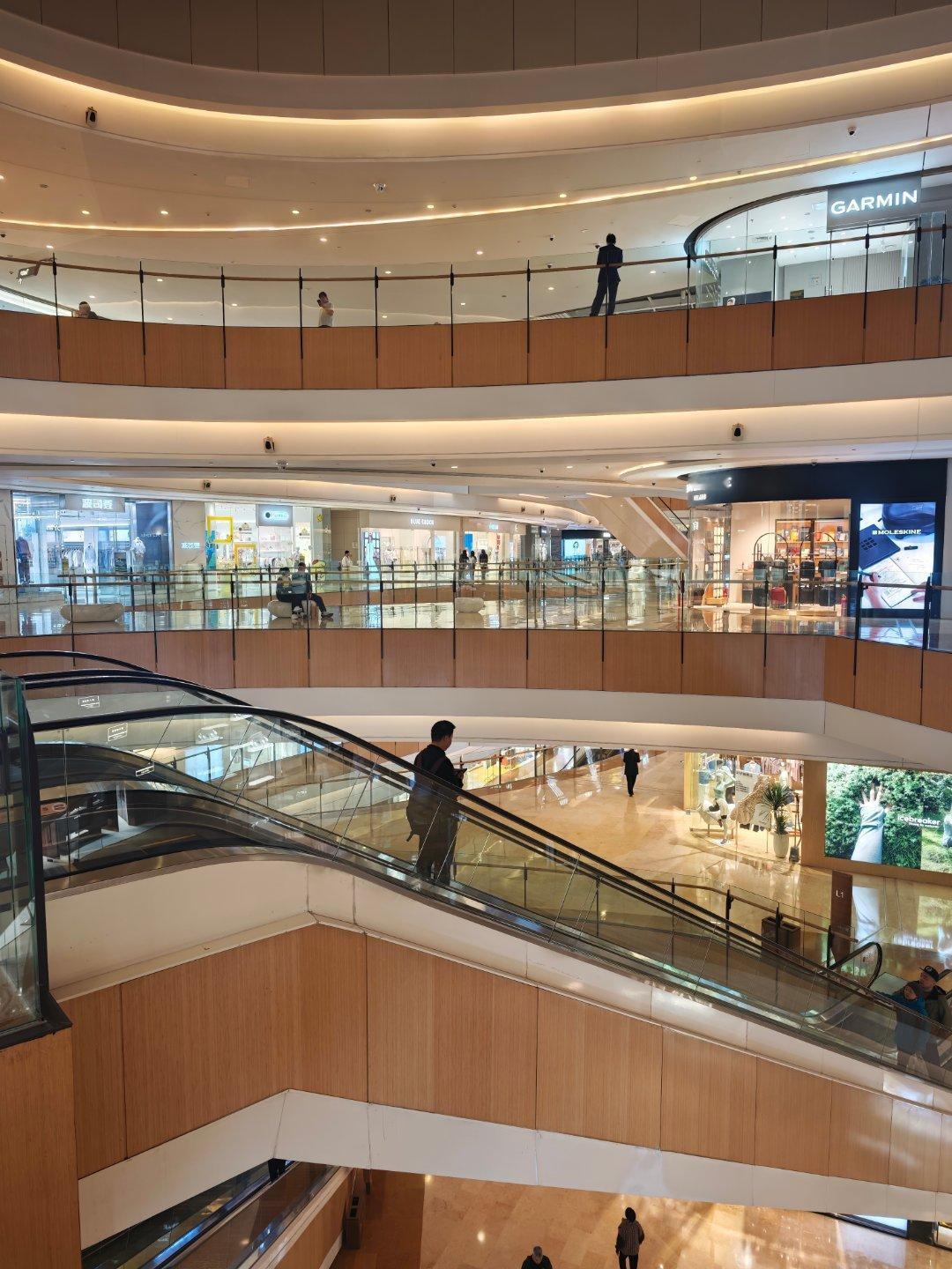 我说个鬼故事，xm的消费和北京四五环的消费差不多，一眼没看出差别，很多店都是八十