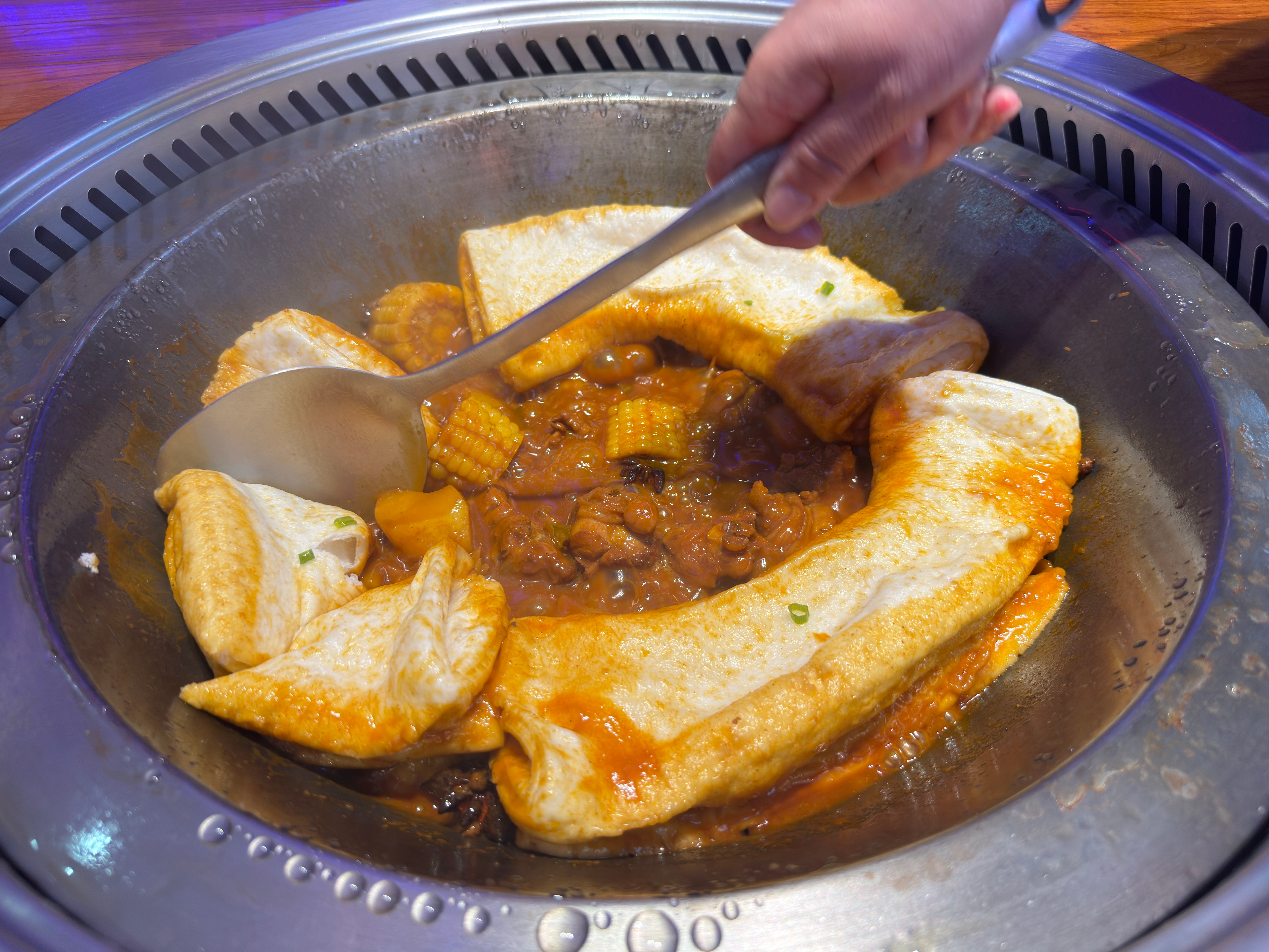 一个人在东北吃饭的后果我：吃撑了嗝锅：真是皮外伤啊……佑酱的流浪奇遇记 齐齐哈尔