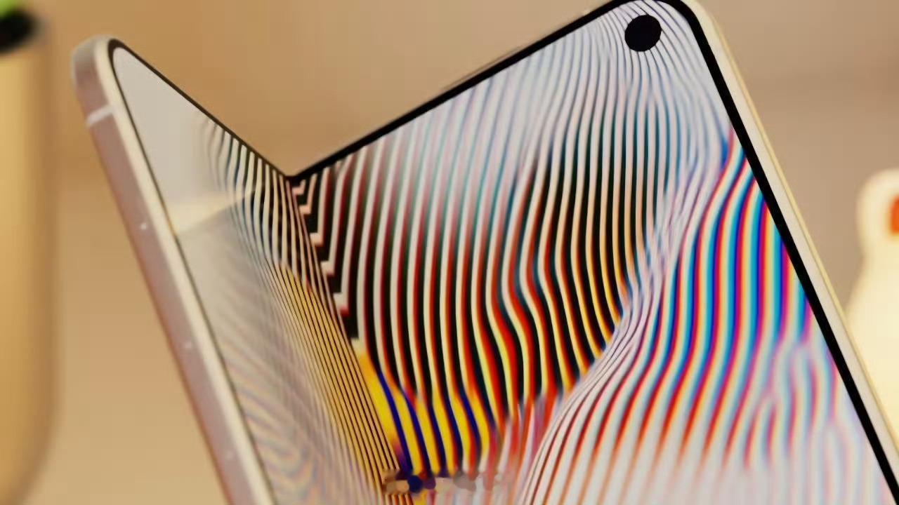折叠iPhone触屏MacBook快了触屏MacBook感觉一般，不知道会不会把