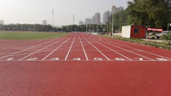 威海一中学14岁初中生在体测中猝死的事件，令人感到非常悲痛和惋惜。根据通报，岳某