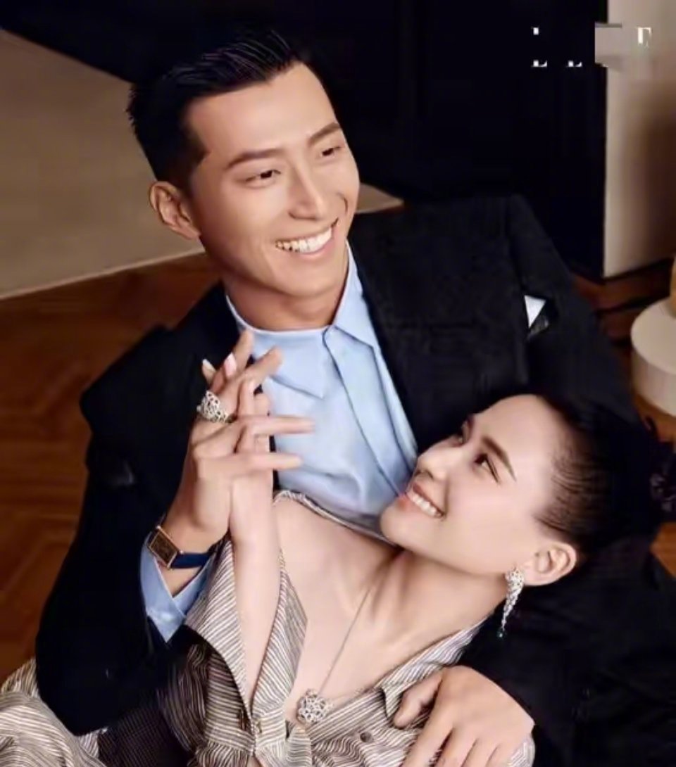 窦骁 何超莲向太说这么明显就差掉窦骁和何超莲名字了豪门女婿不好当也是为难窦骁了不