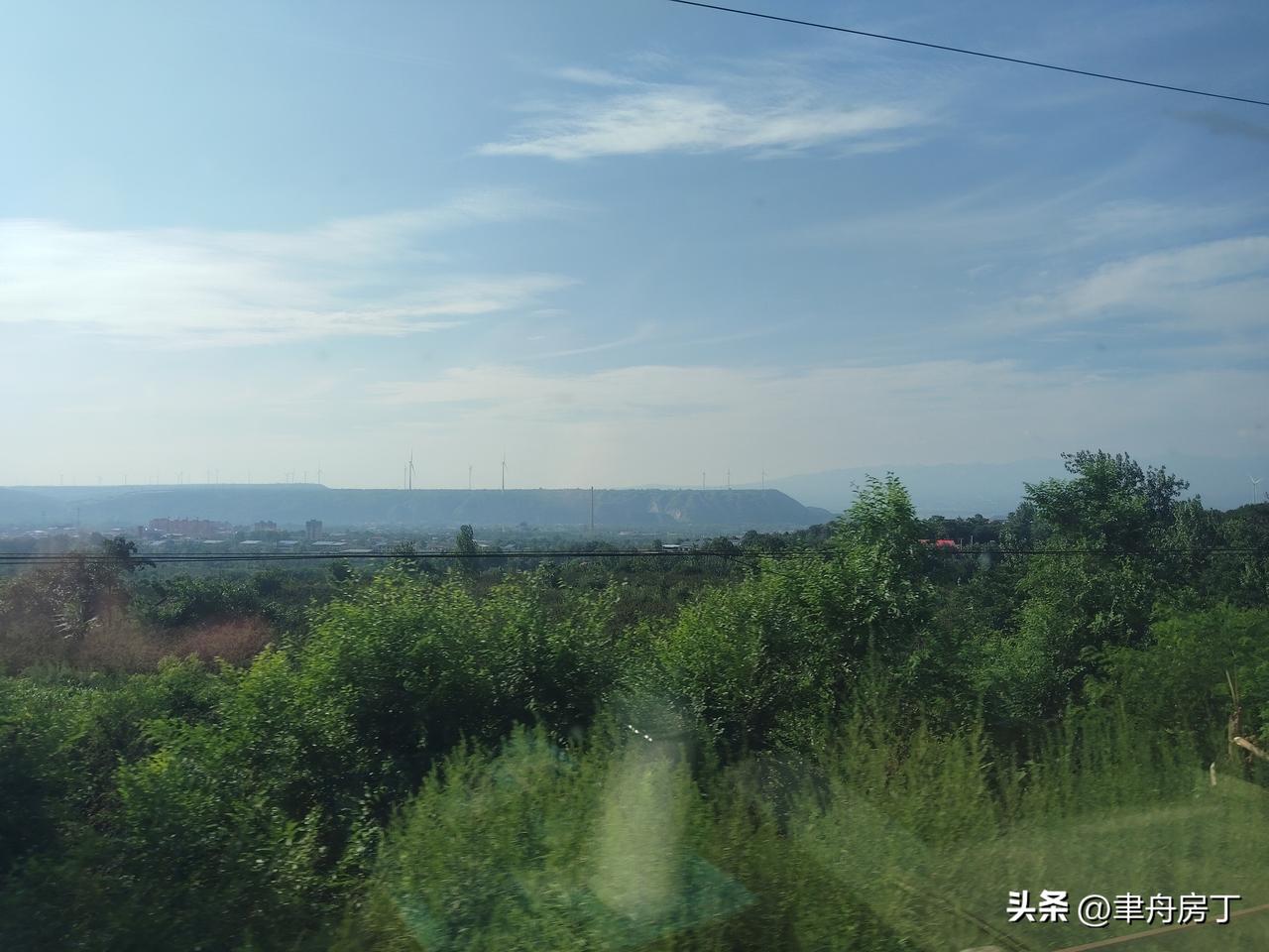 山青地绿，阳光明媚
           ——旅途渭南