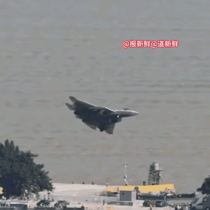 考眼力！
这是那个国家的哪一款战斗机？
军迷们就看你们的眼力了[比心][爱慕]