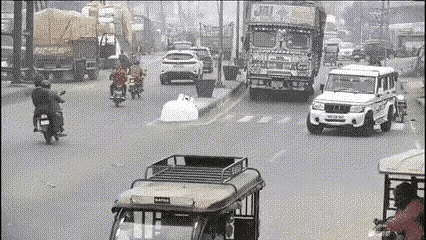 让一时风平浪静，往前挤覆灭之灾。