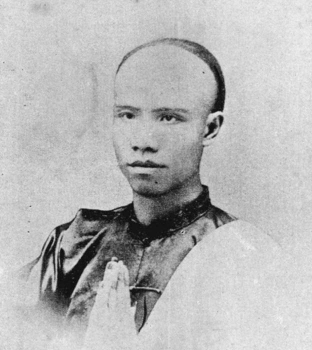 1898年，谭嗣同在刑场上被活活砍了30刀才被处死，临行刑前，他的妻子哭着喊道：