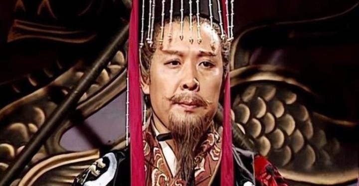 刘备称帝仅三月便倾国伐吴，是意气用事，还是战略必行？千年争议一语说透
 
公元2