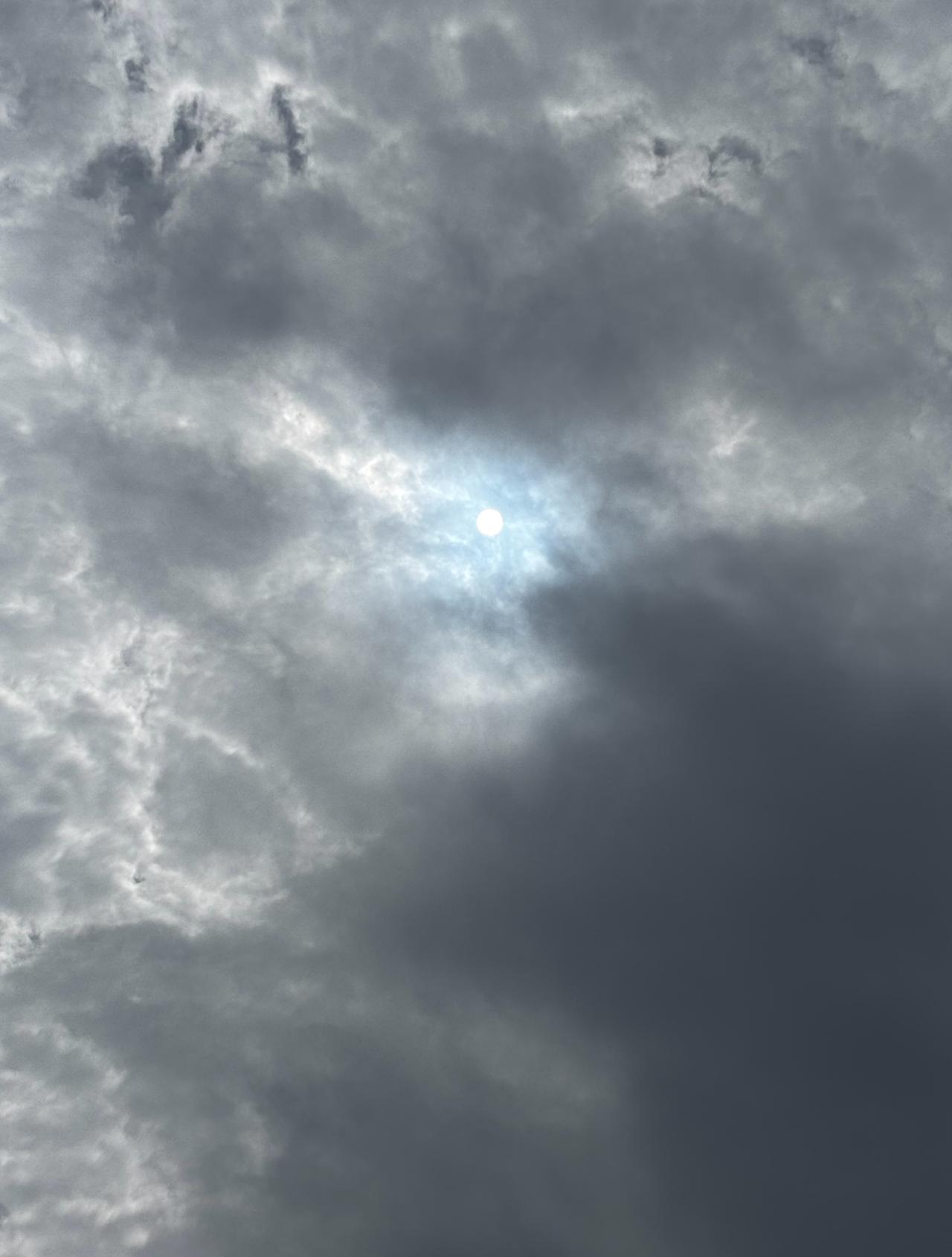 北京的雨已经从上个月上下班下雨，进化到了这个月下午晚上下雨了。下了三天了，我服了