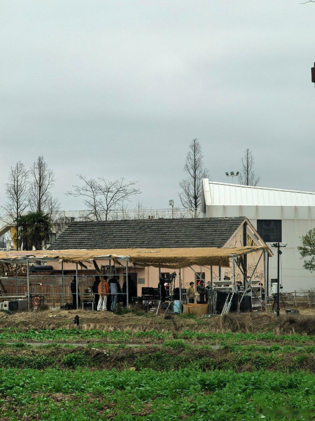 要开工了！！！刚刚一抬头看见有车回家了不知道是哪个鸽们到家啦！！十个勤天  | 