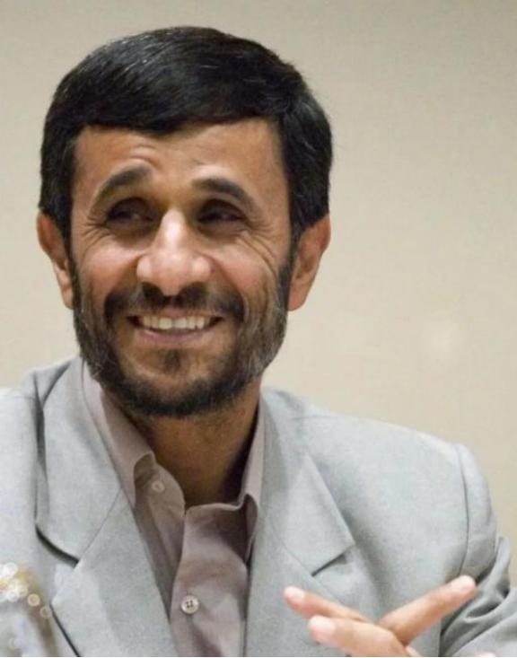 伊朗前总统内贾德重磅发声！说白了，内贾德这次把话挑明了。这位伊朗前总统在美伊开打