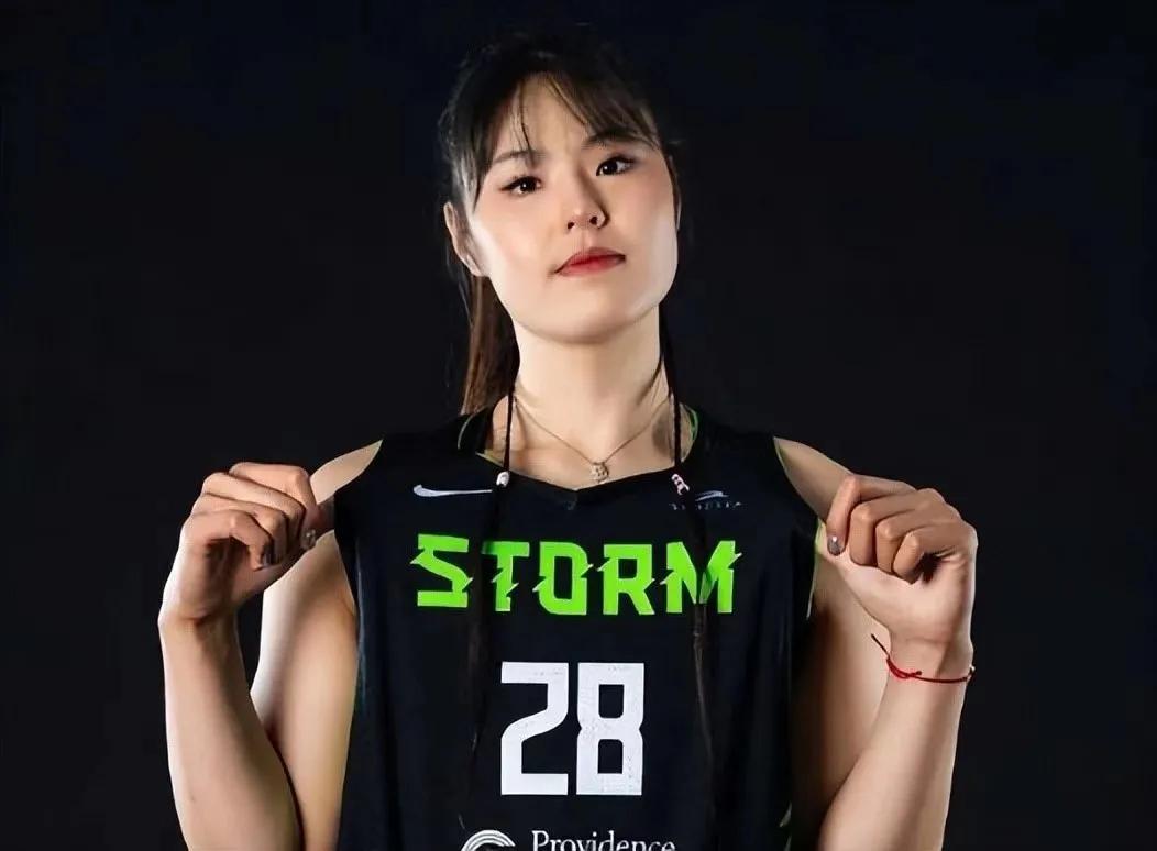李月汝确定不打2025女篮亚洲杯，继续留在西雅图风暴随队征战WNBA！距离202