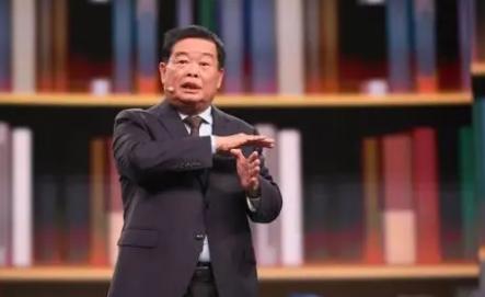 曹德旺为建大学还要再凑100亿   看来曹德旺并非想象中有钱
1. 日前，曹德旺