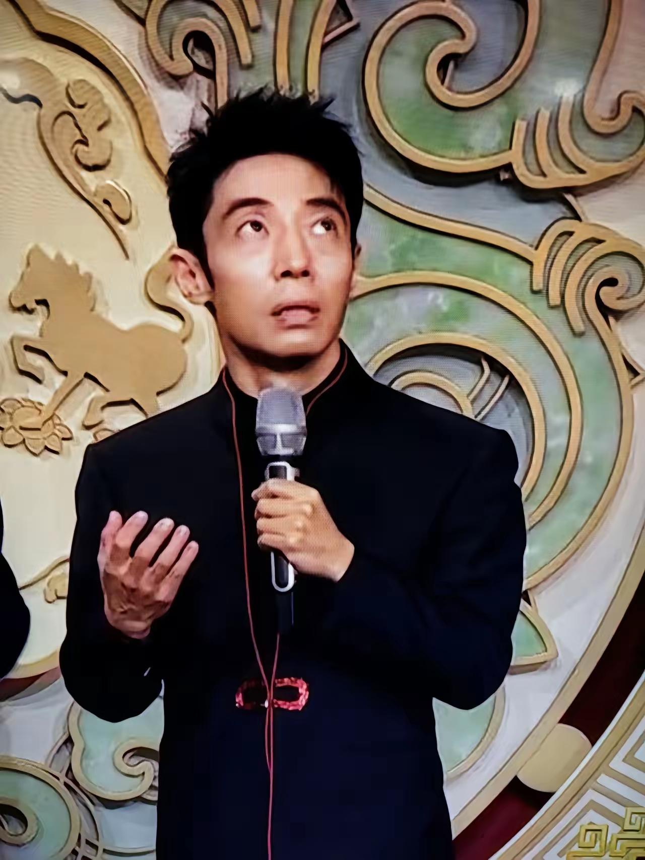 这次看到春晚上有三个人该见好就收了，一个是女演员蔡明，一个是曾经的歌后王菲，还有