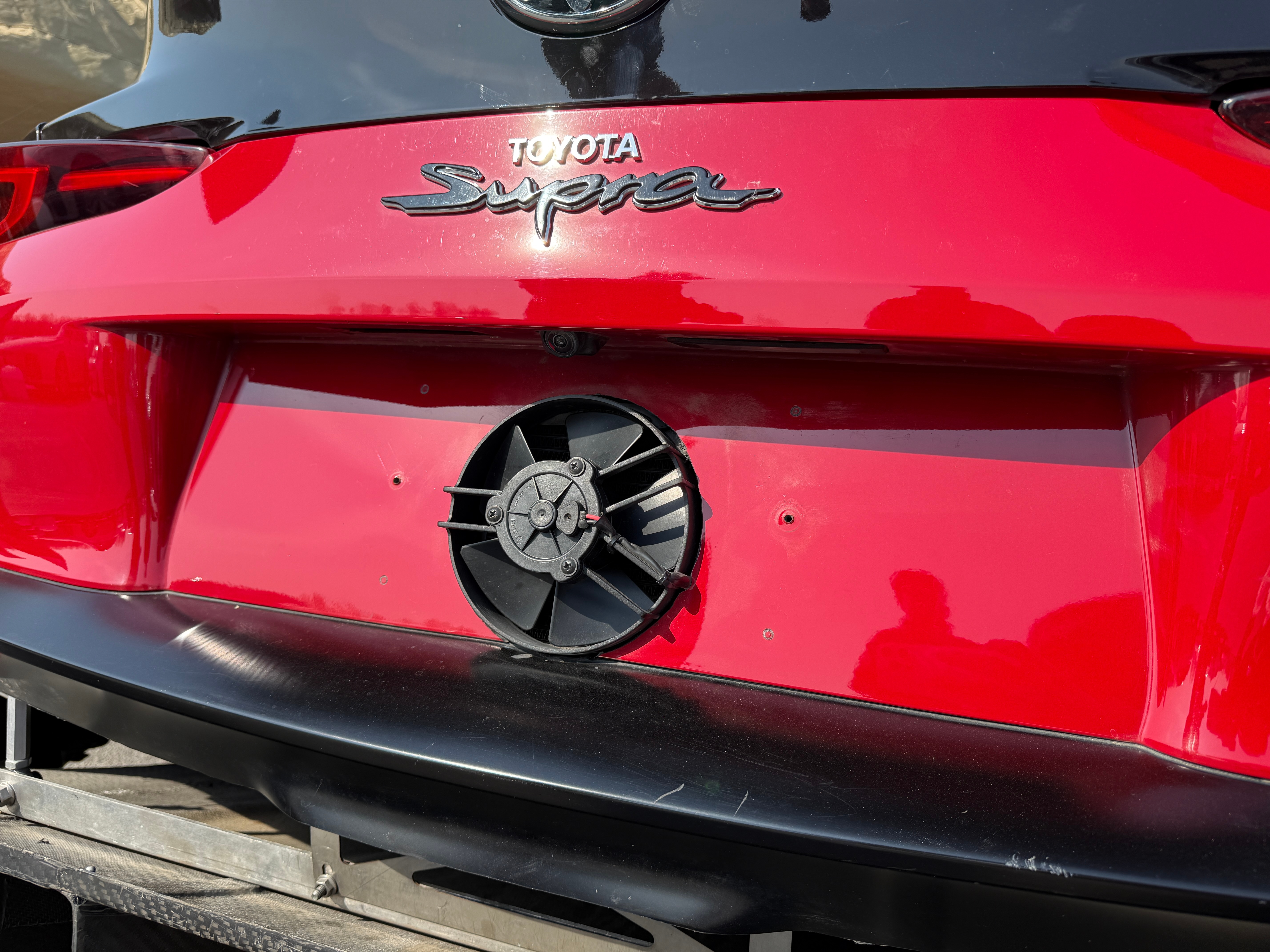 两台丰田同框，我红猪的螺旋桨怎么样？ 