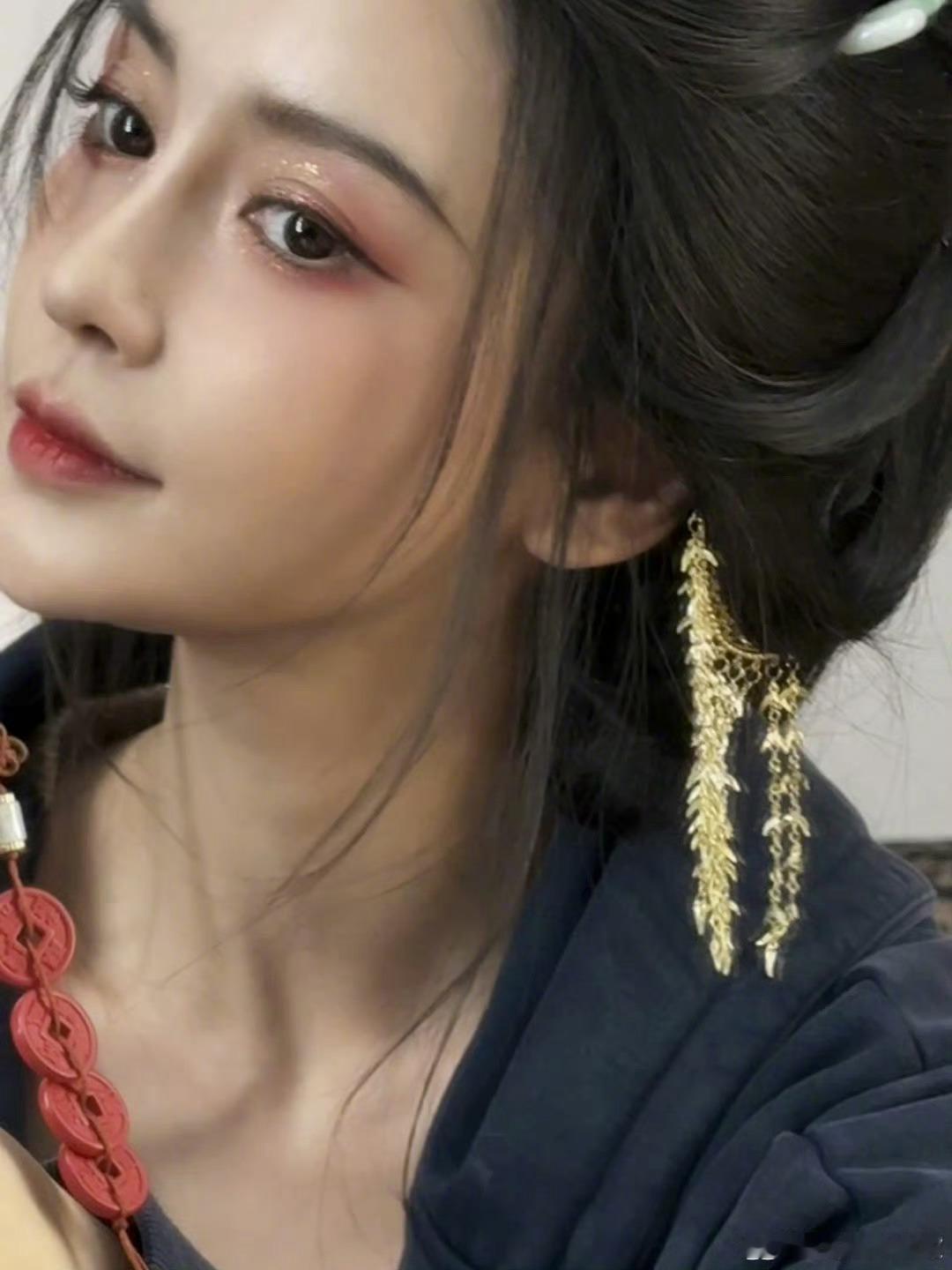 #Angelababy晒新怼脸自拍#真美人不怕怼脸拍！美貌加倍！[哇]#明星大咖